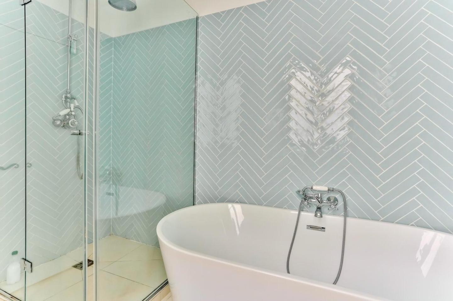 Superbe Appartement Bon Marche Saint Germain Free Netflix Париж Екстериор снимка